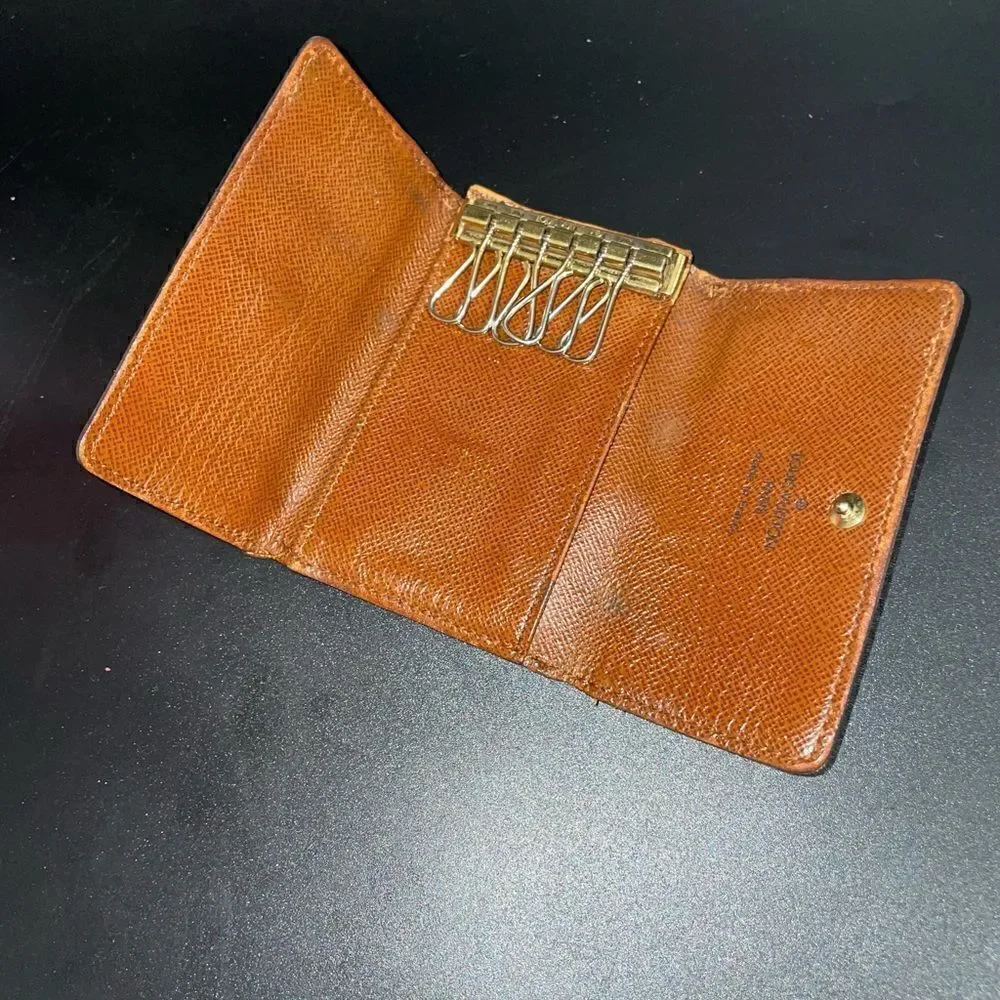 AUTHENTIC Louis Vuitton Monogram 6 Key Wallet